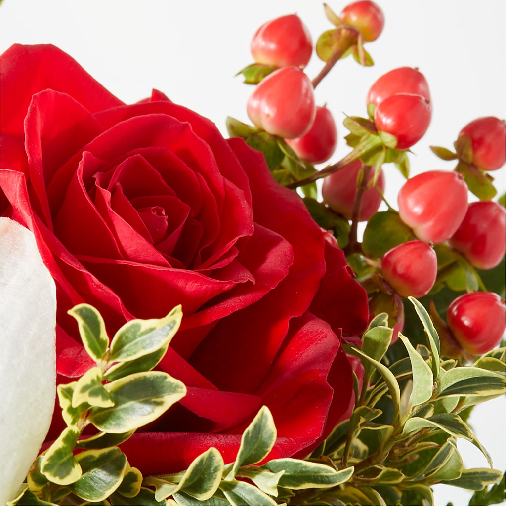 Snowy Wonderland Bouquet –  Overnightflowerdelivery.com, Tontitown AR