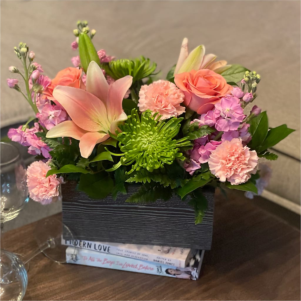 Beautiful Spirit Basket –  Overnightflowerdelivery.com, Tontitown AR