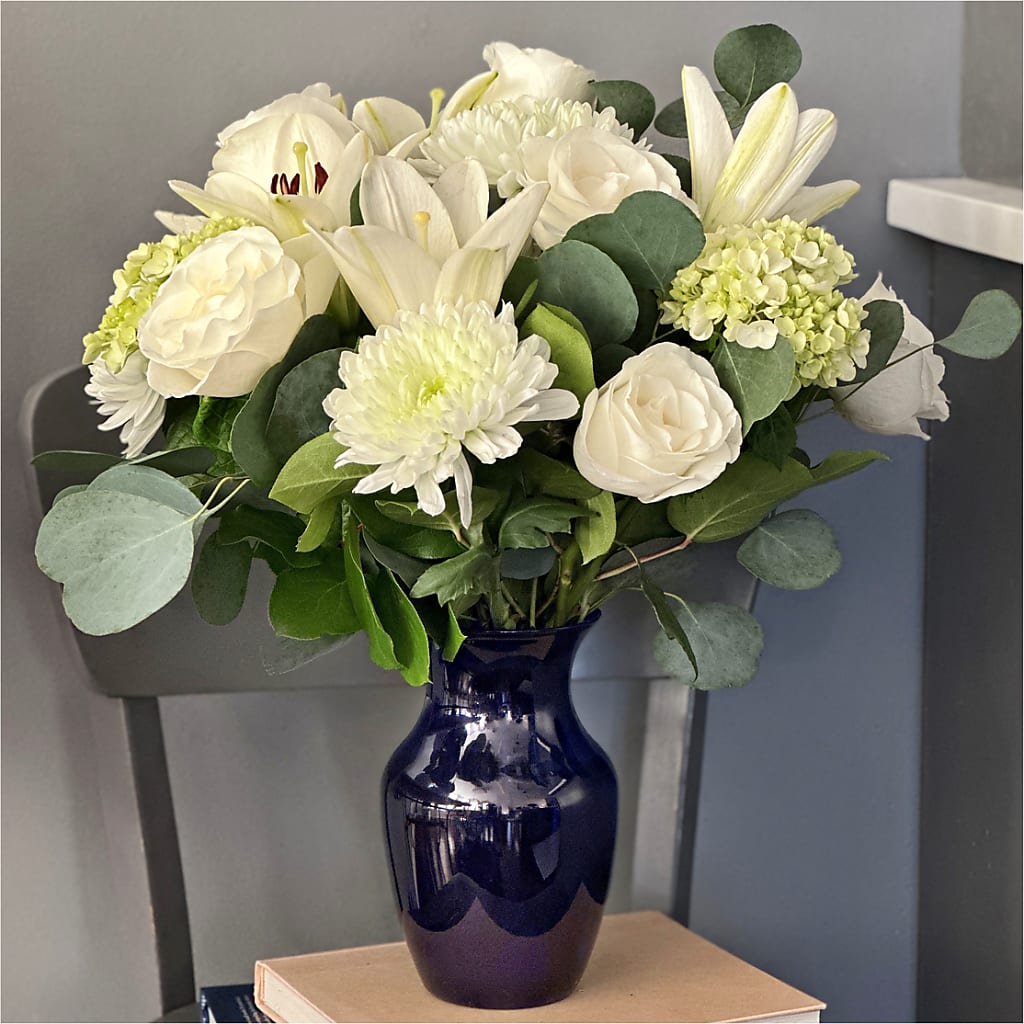 Snowy Dreams Bouquet –  Overnightflowerdelivery.com, Tontitown AR