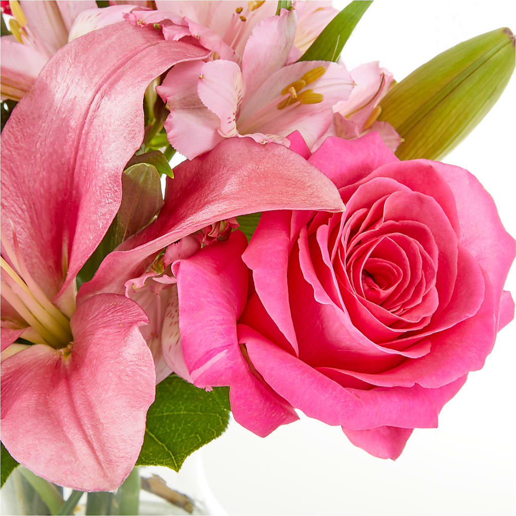 Lots of Love Bouquet –  Overnightflowerdelivery.com, Tontitown AR