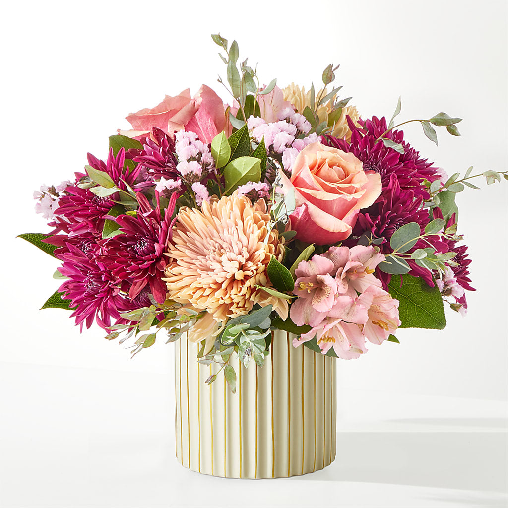 Berry Cobbler Bouquet with Ivory Vase –  Overnightflowerdelivery.com, Tontitown AR