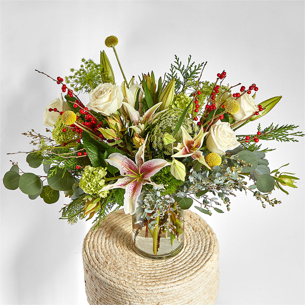 Berry & Bright Bouquet –  Overnightflowerdelivery.com, Tontitown AR