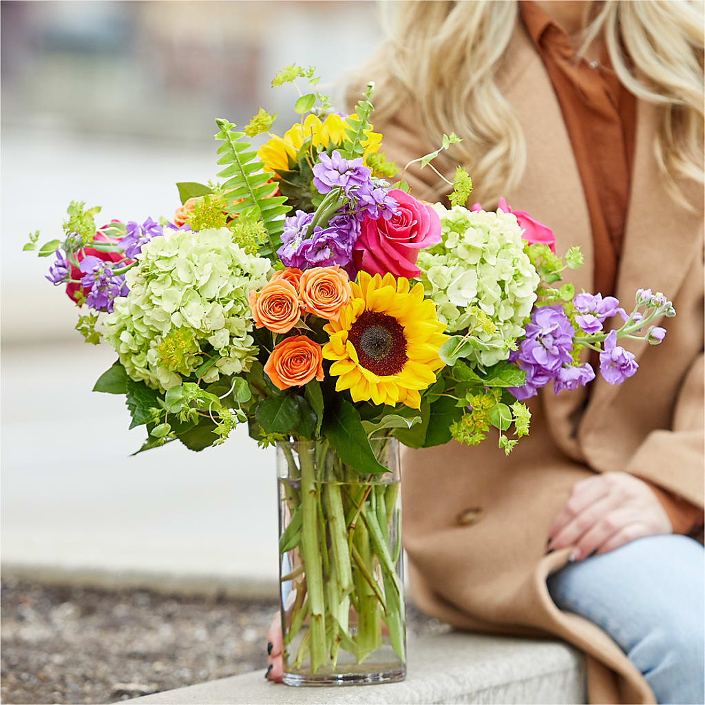 Vibrant Greetings Bouquet –  Overnightflowerdelivery.com, Tontitown AR